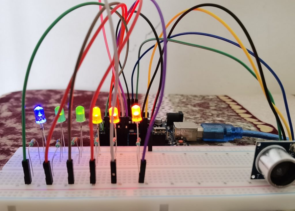 Control LEDs with Ultrasonic sensor on Arduino Uno - Prgmine